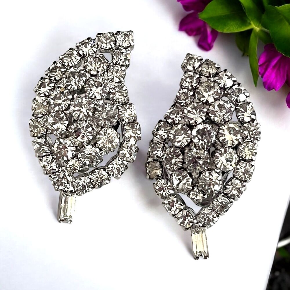 Vintage 1960s Clip On Earrings Rhinestone Pave Leaf Silver Tone - 10Y